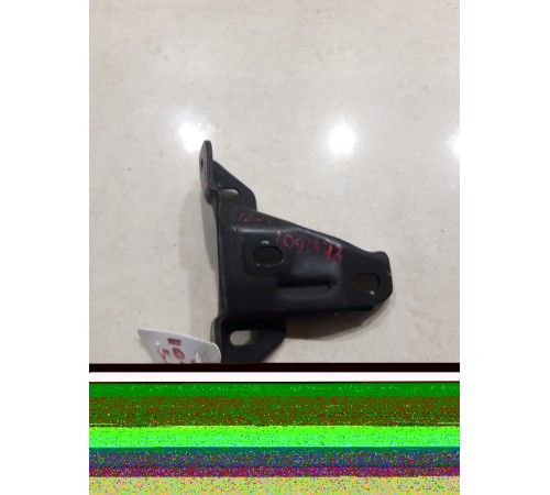 Кронштейн(крепление) ролика передний левый верхний