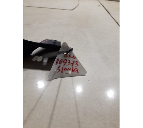 Кронштейн(крепление) ролика передний левый верхний