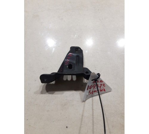 Кронштейн(крепление) ролика передний левый верхний