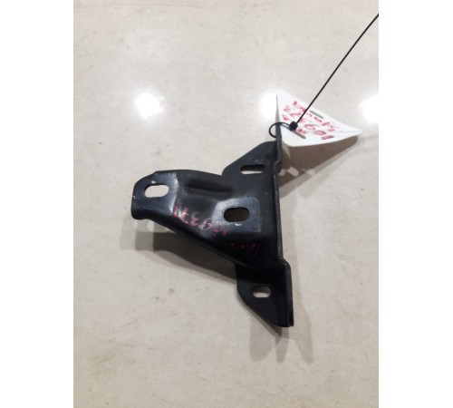 Кронштейн(крепление) ролика передний левый верхний