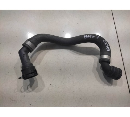 Патрубок системы охлаждения