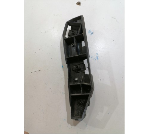 Кронштейн переднего бампера левый