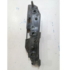 Кронштейн переднего бампера левый