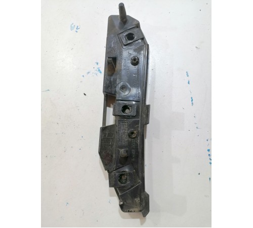 Кронштейн переднего бампера левый