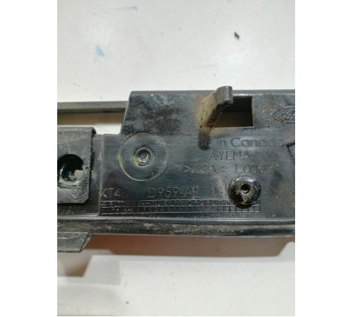 Кронштейн переднего бампера левый