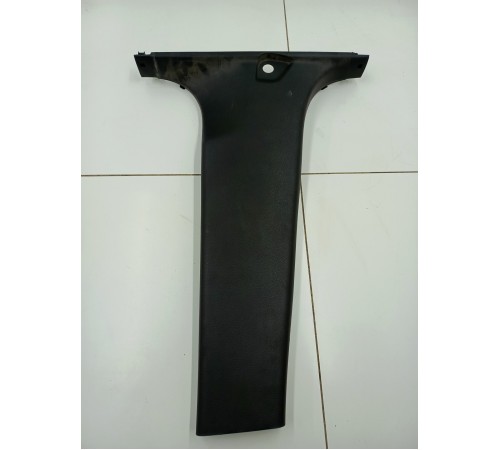 Обшивка центральной стойки правая нижняя