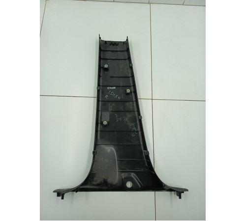 Обшивка центральной стойки правая нижняя