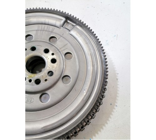 Маховик двигателя