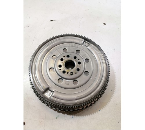 Маховик двигателя