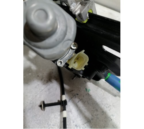 Стеклоподъёмник двери передний левый