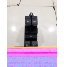 Блок управления стеклоподъемниками (передний левый)