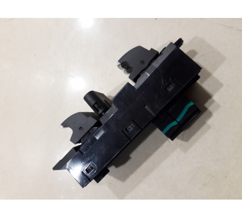 Блок управления стеклоподъемниками (передний левый)