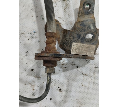 Тормозной шланг передний правый