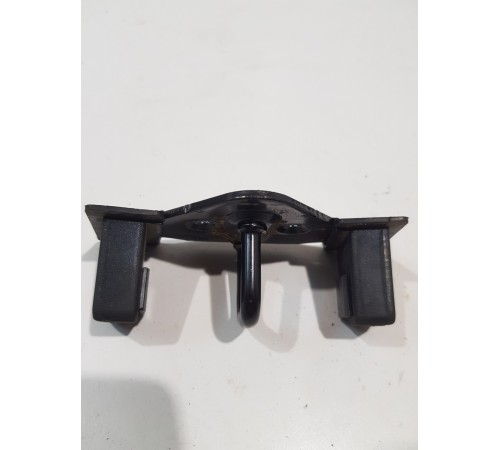 Ответная часть замка багажника