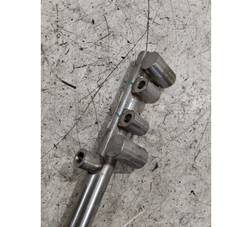 Топливная рампа рейка