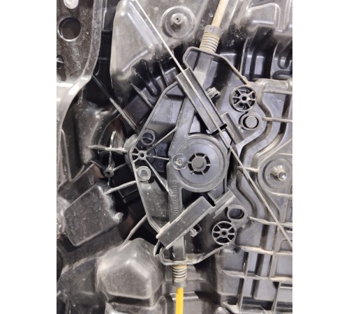 Стеклоподъемник (передний левый)