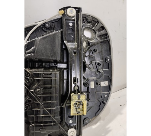 Стеклоподъемник (передний левый)