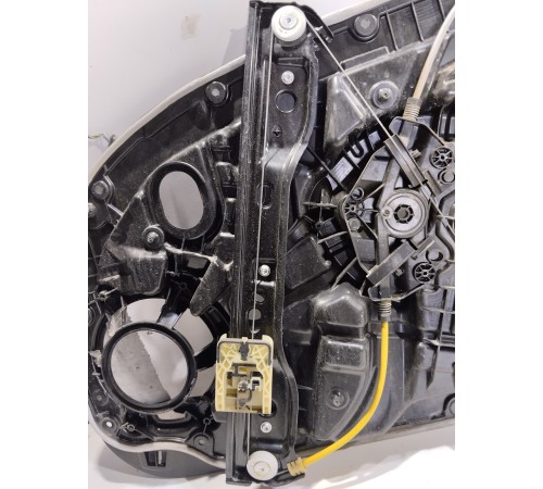 Стеклоподъемник (передний левый)