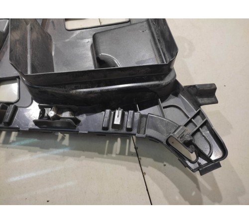 Кронштейн заднего бампера (левый)