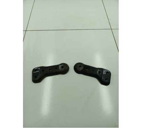 Комплект креплений заднего подрамника 2шт.