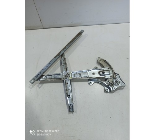 Стеклоподъемник (задний правый)