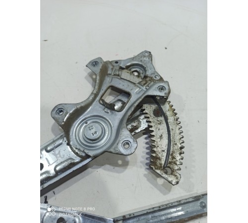 Стеклоподъемник (задний правый)