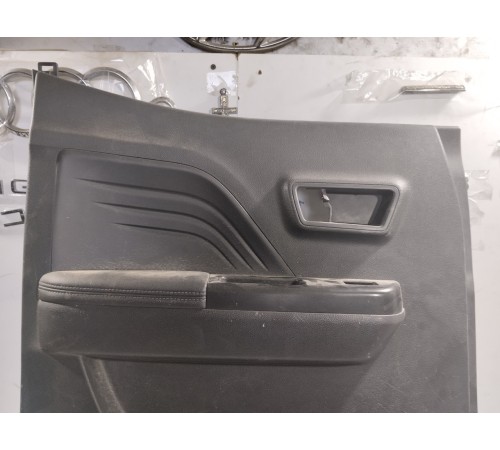 Обшивка двери задняя левая