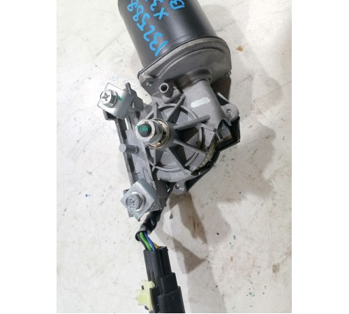 Моторчик трапеции стеклоочистителей лобового стекла