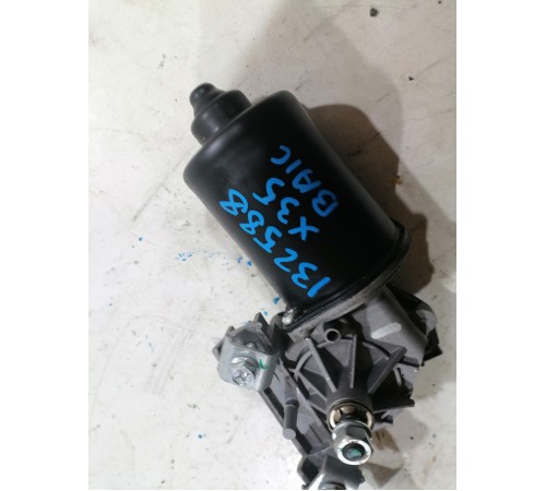 Моторчик трапеции стеклоочистителей лобового стекла