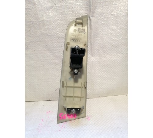 Кнопка стеклоподъемника