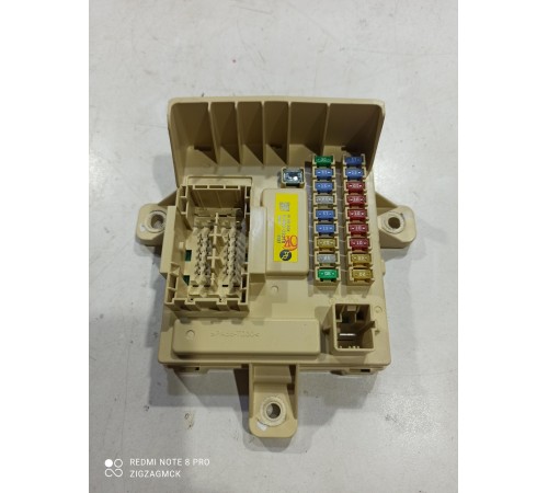 Блок предохранителей и реле