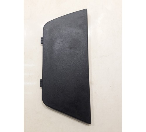 Накладка багажника правая