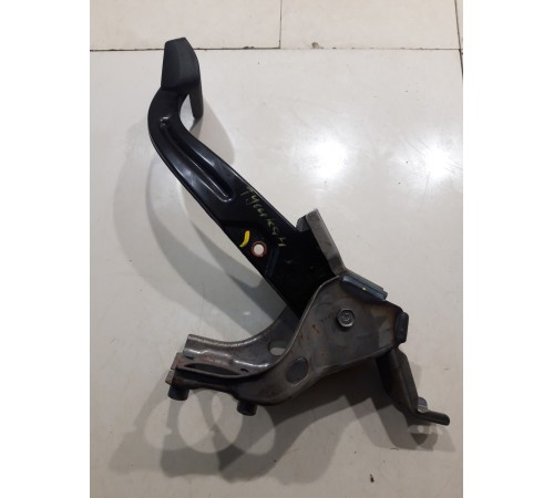 Педаль тормоза/сцепления