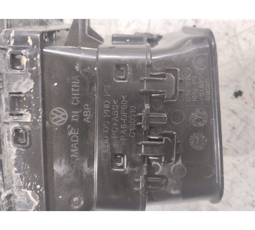 Воздушный дефлектор передний левый