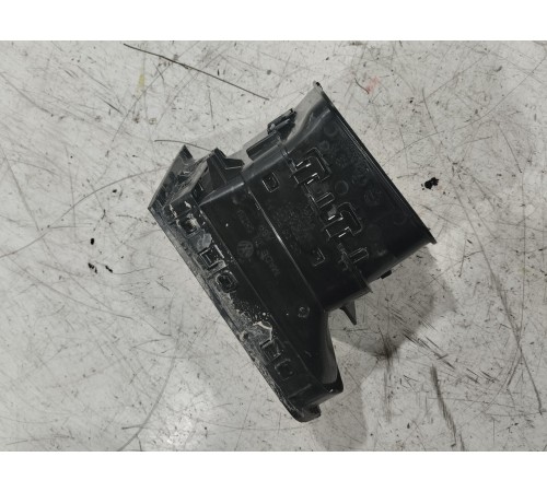 Воздушный дефлектор передний левый