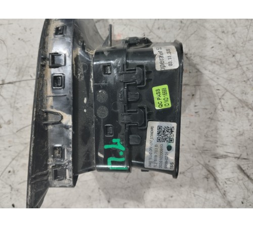 Воздушный дефлектор передний левый