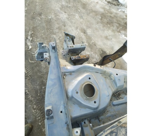 Лонжерон передний левый