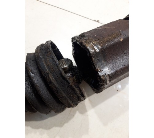 Полуось (привод) (передний правый