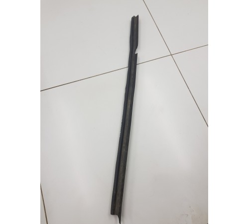 Уплотнитель стекла задний левый внутренний