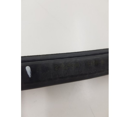 Уплотнитель стекла задний левый внутренний