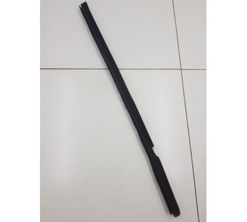 Уплотнитель стекла задний левый внутренний