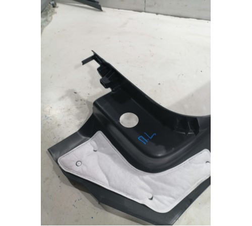 Накладка порога левпя передняя