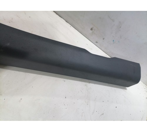 Накладка порога левпя передняя