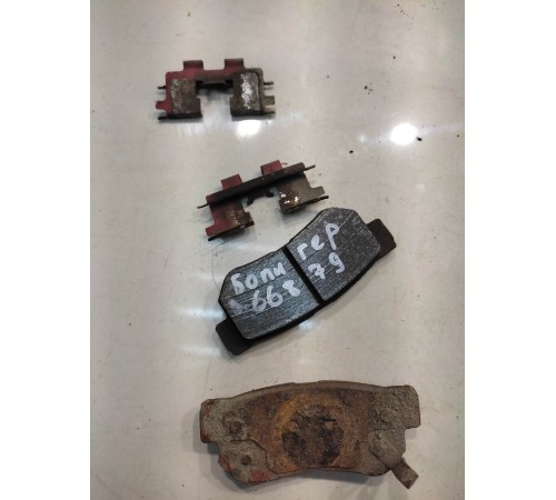 Тормозные колодки (задние)