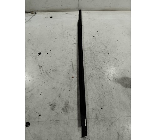 Уплотнитель стекла (задний левый наружный)