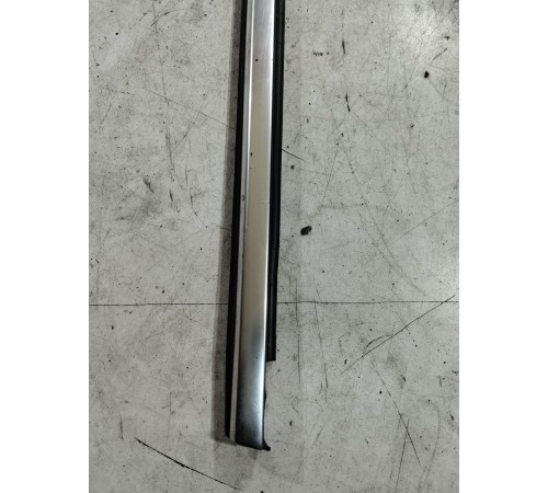 Уплотнитель стекла (задний левый наружный)