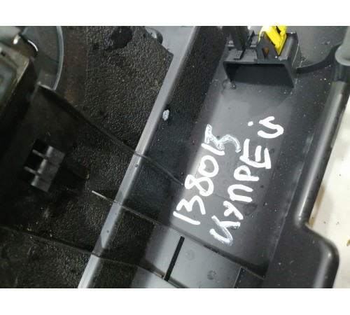 Накладка торпедо правая нижняя под бардачок