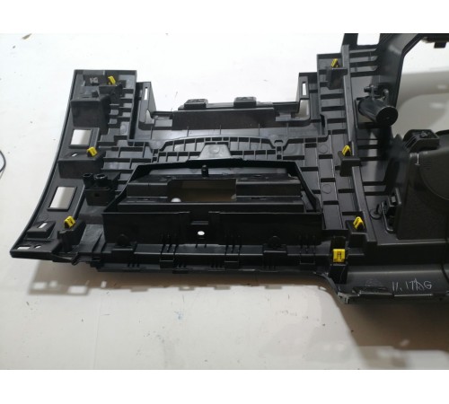 Накладка торпедо правая нижняя под бардачок