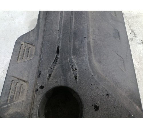 Декоративная накладка на двигатель