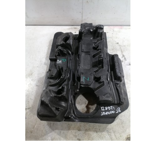 Декоративная накладка на двигатель